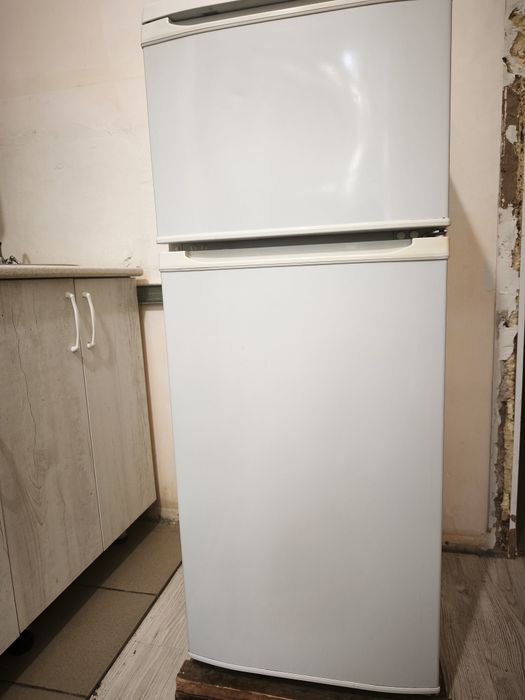 Продам холодильник Бирюса 122