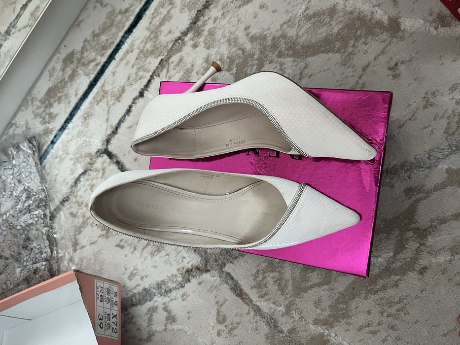 Туфли бежевый 38 размер