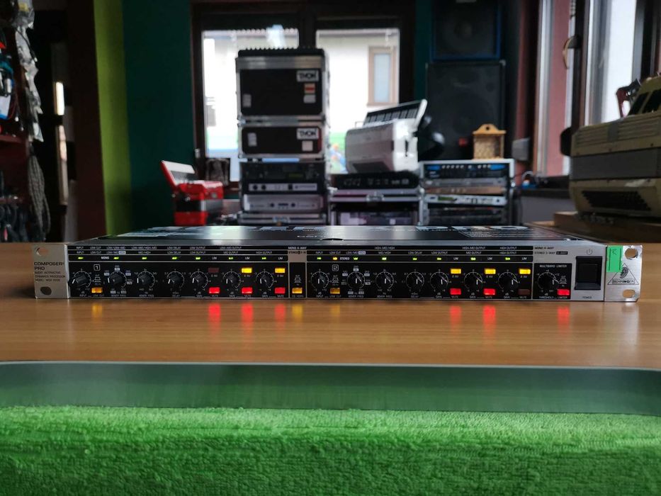 Compresor Pro Behringer Mod. MDX 2200
