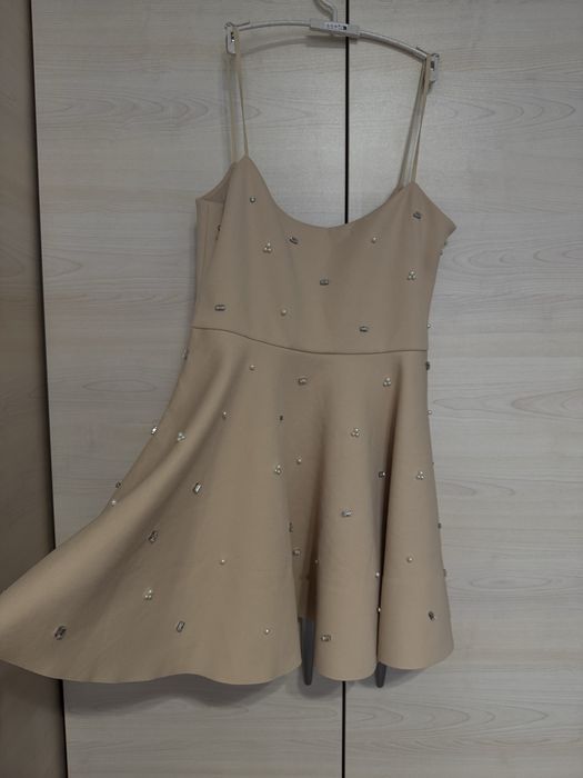 Прекрасна нова рокля ZARA