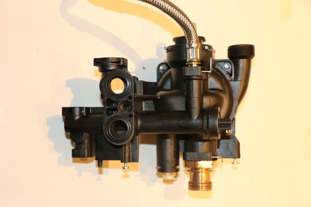 Grup suport pompa Wilo centrala Saunier Duval Semia F24