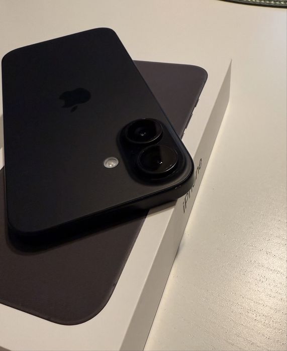 iPhone 16 negru, 128gb, baterie 100%