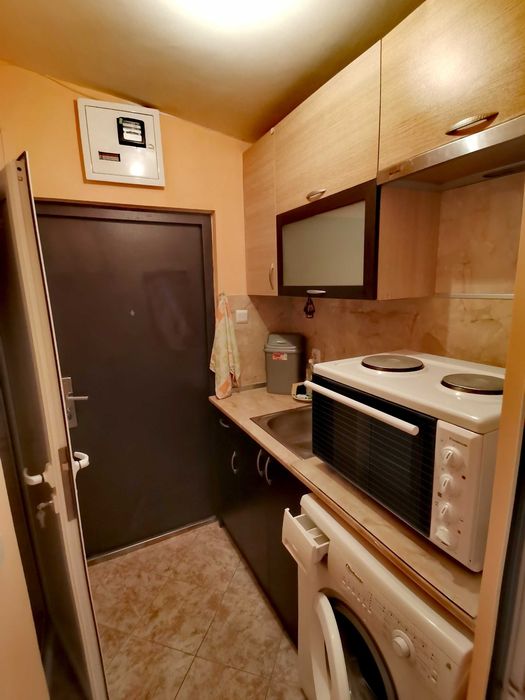 Дава се под наем Едностаен апартамент в Бургас, Възраждане - 30 кв.м за 204 € - Снимка #2