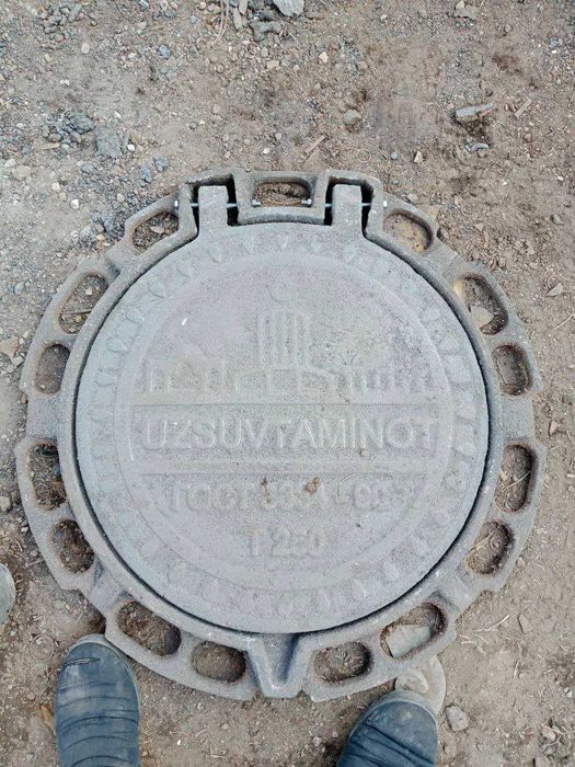 Люк чугунный колодец крышка канализационный