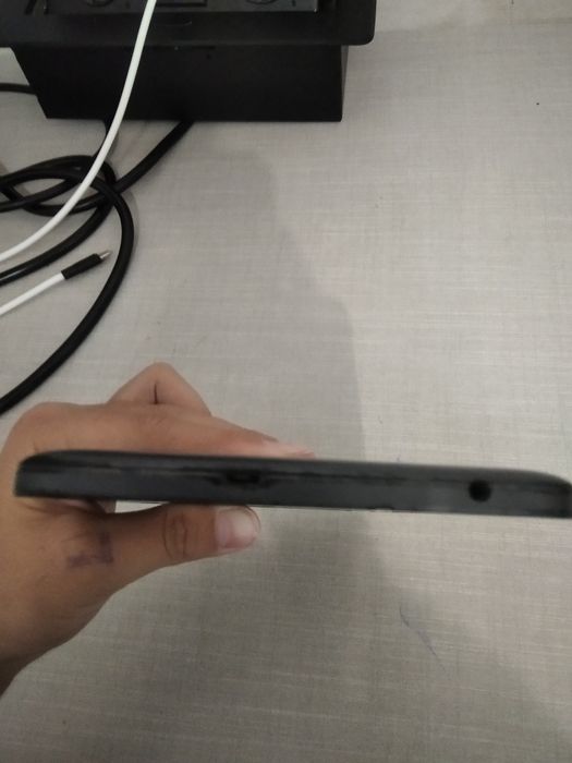 Продаю Планшет Galaxy tab 3 2013 года выпуска