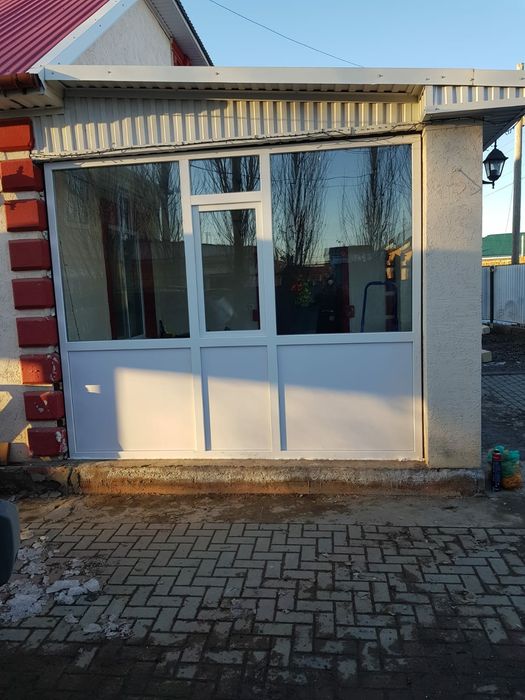 Алюминиевые двери и витражи