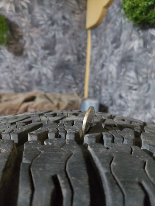 Продам диски с резиной от Делики