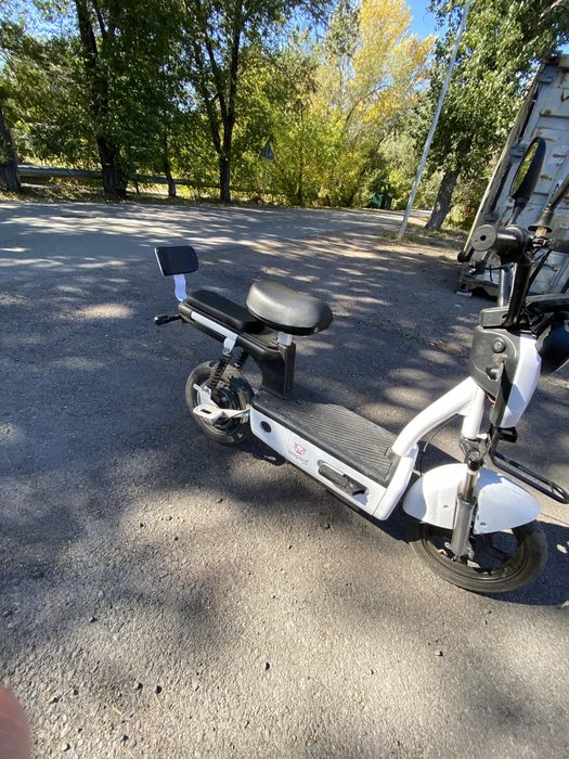 Электроскутер.