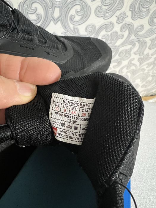 Продам кроссовки