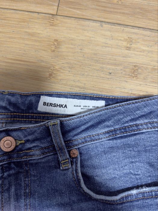 Blugi bershka albastri
