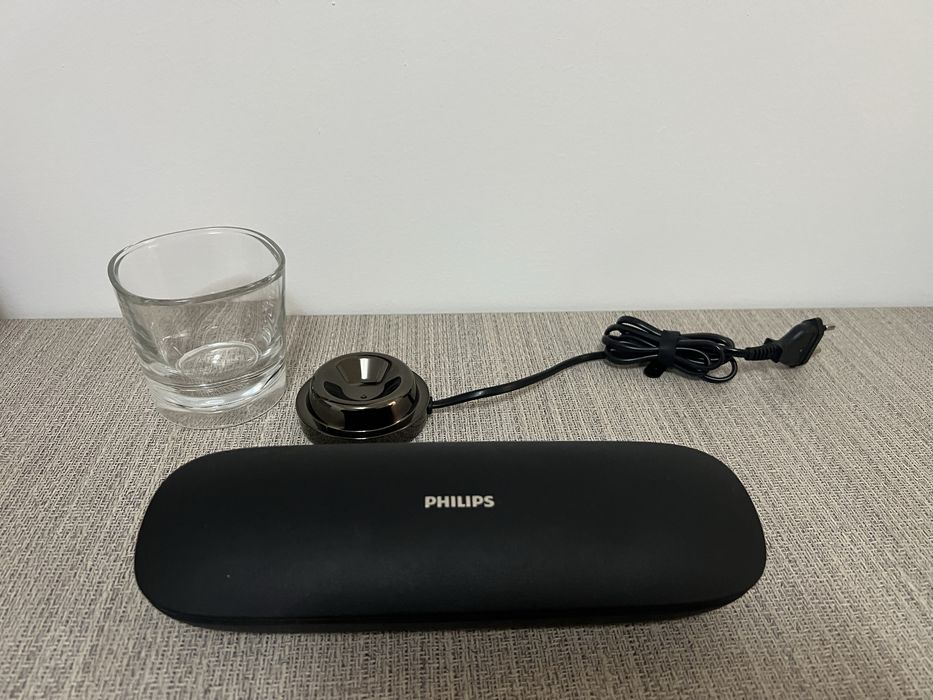 Husă de călătorie încărcătoare + Bază de încărcare cu pahar Philips Sonicare (Negru)