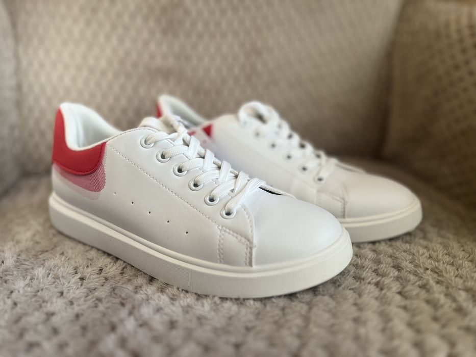 Нови дамски кецове 39