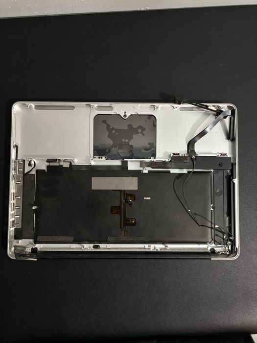 MacBook Pro 15 2010 на запчасти Корпус Экран