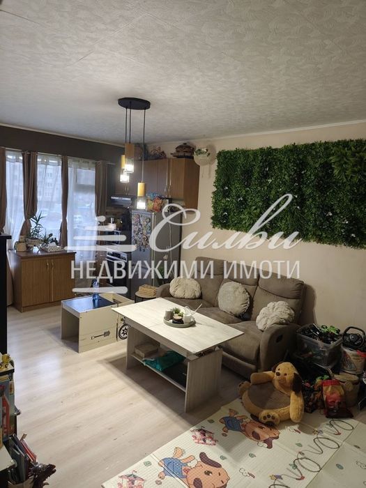 Продава се Двустаен апартамент в Шумен, 5-ти полк - 68 кв.м за 810 €/кв.м - Снимка #2
