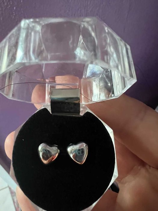 различни модели нови обеци с подарък кутийка.