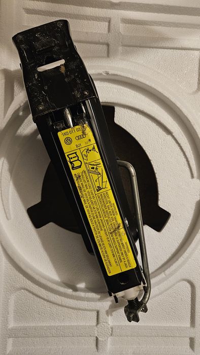Cric, coarba si cui tractare VW Golf 5, 6