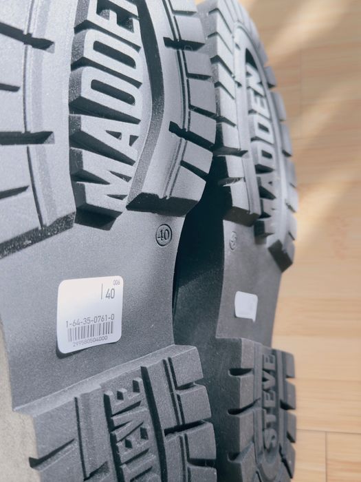 Продавам чисто нови боти Steve Madden