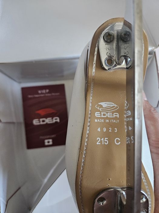 Продам коньки едея