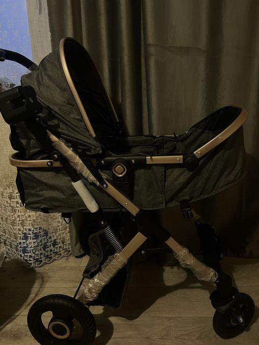 Коляска абсолютно новая