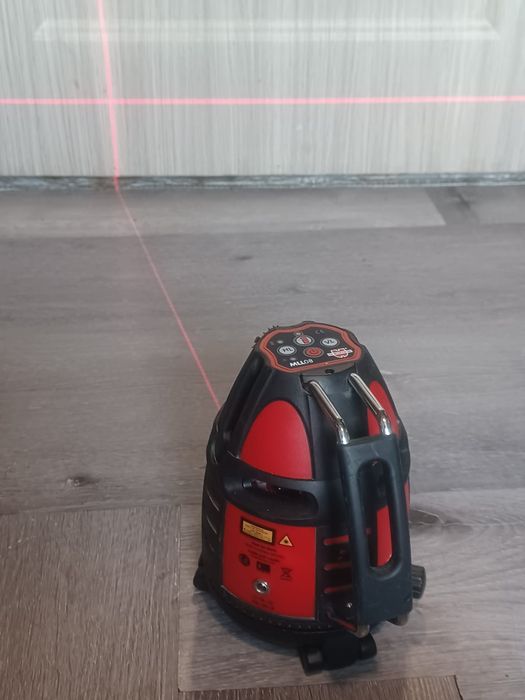 Nivela laser wurth MLL08 un instrument profesional  de măsurare și aliniere pentru construcții și amenajări interioare