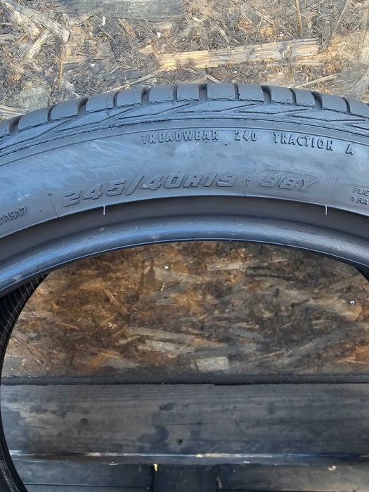 Anvelope in 2 marimi 275 35 19//245 40 19