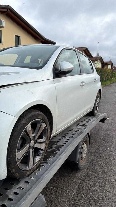 Dezmembrez Peugeot 308 1.5 HDI 130 CP cutie de viteze automata 2018