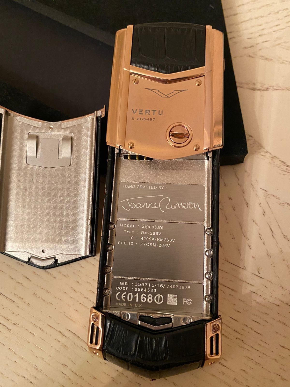 Продам брутальный мужской телефон VERTU Premium: 250 000 тг. - Мобильные  телефоны / смартфоны Актобе на Olx