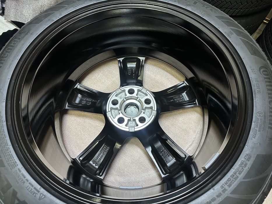 Jante Originale Land Rover DEFENDER pe 22 cu anv. vara !