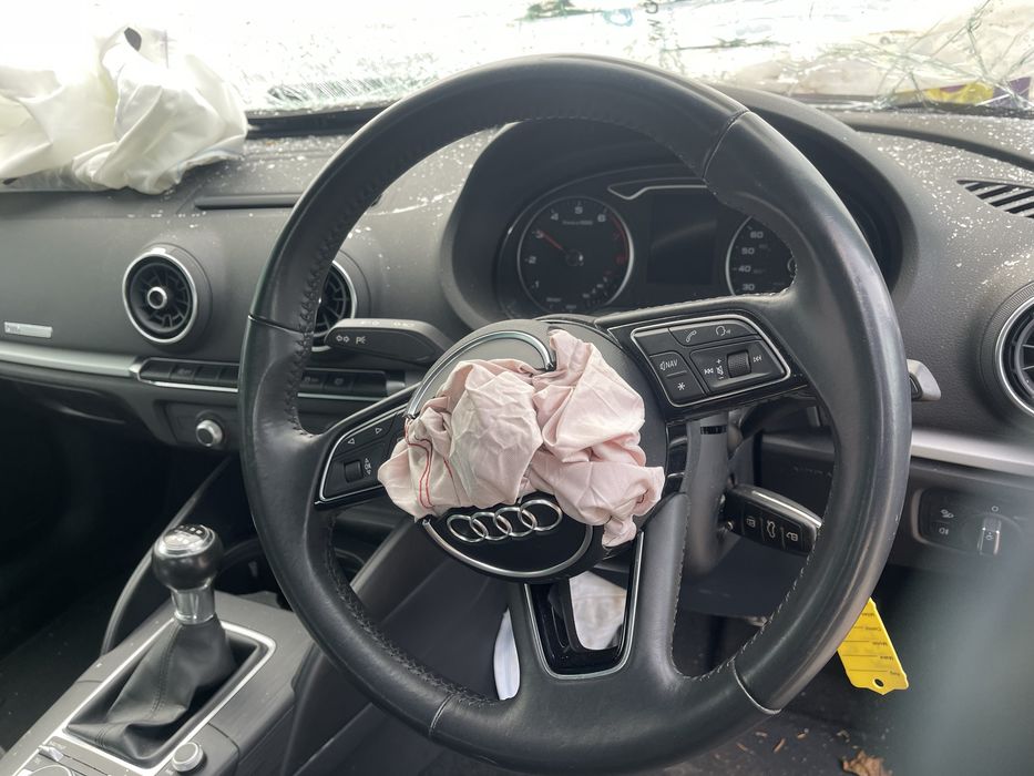 Audi A3 8V на части
