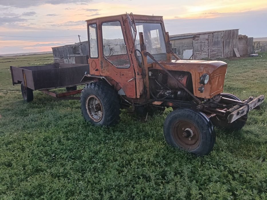 Продам трактор т25