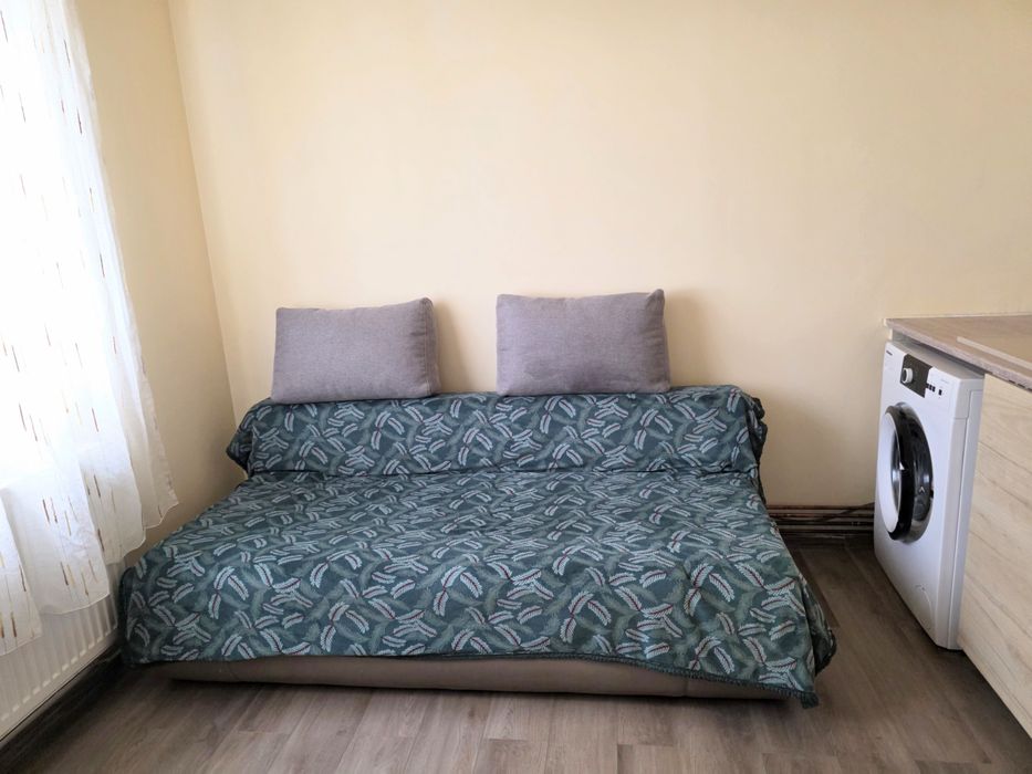 Garsonieră et 1 Simeria