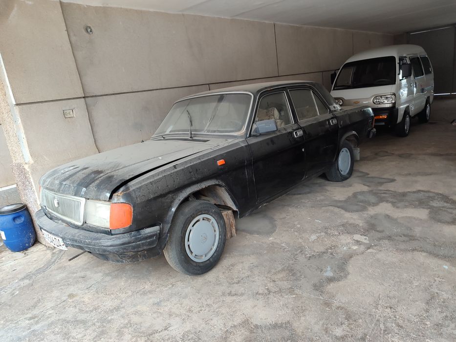 Volga gaz 3129 sotiladi