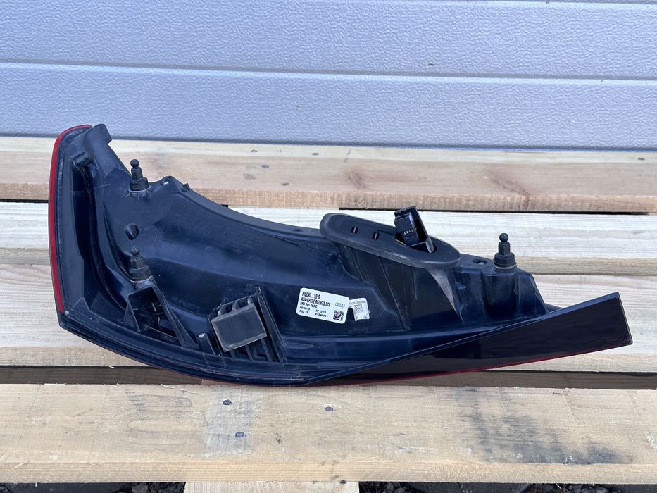 Десен стоп AUDI Q5 SQ5 Фейслифт 8R0945094C