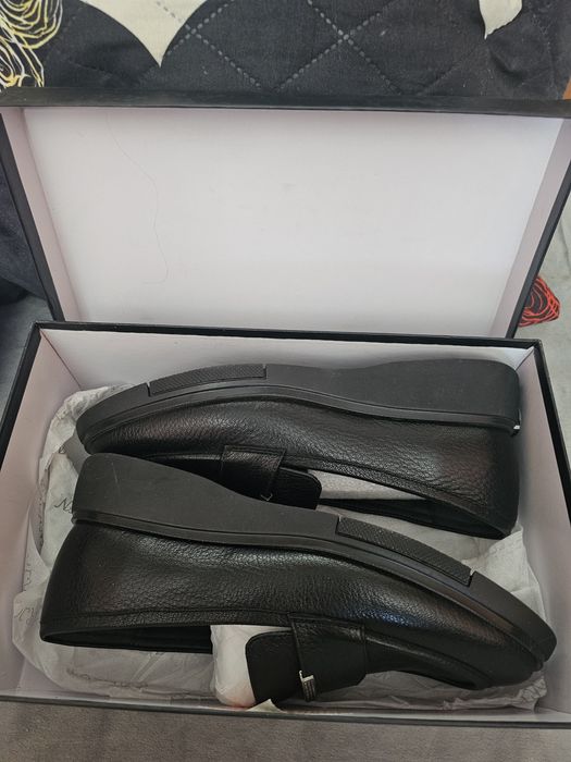 Продам женскую обувь