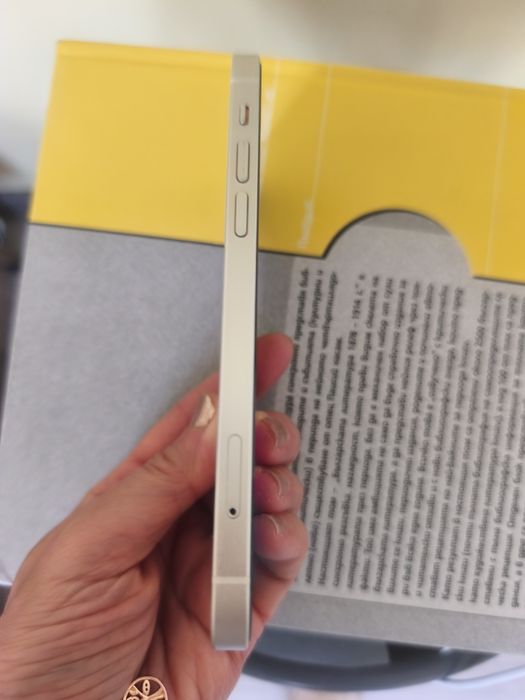 iphone 12 64гб ,бял