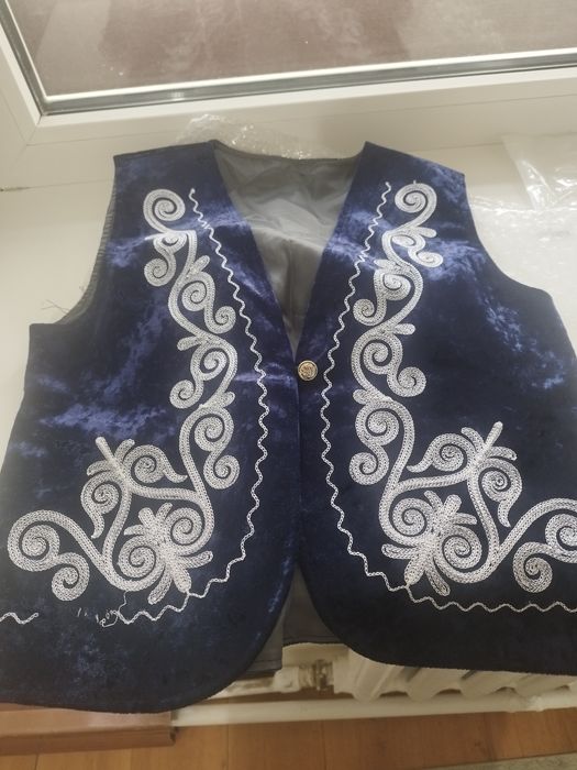 Национальная жилетка