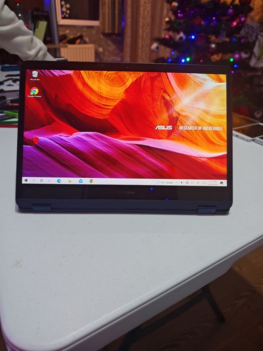Asus ZenBook Flip UX370UA