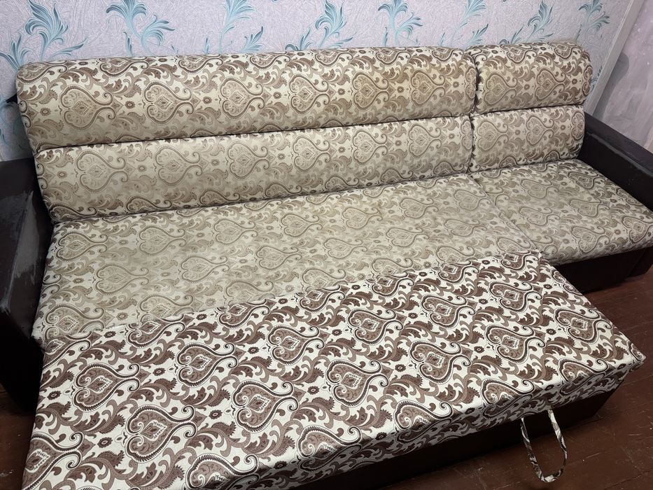 Продам диван! Недорого