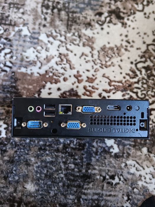 Мини компютърче !