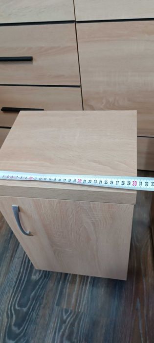 Продавам шкафчета за спалня
