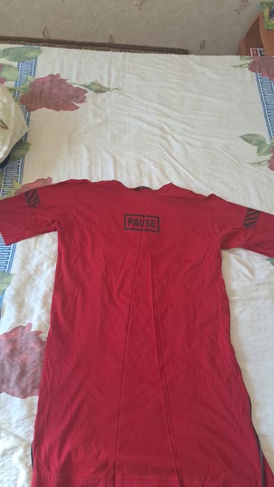 Червена рокля pause