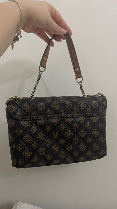 Дамска чанта Guess