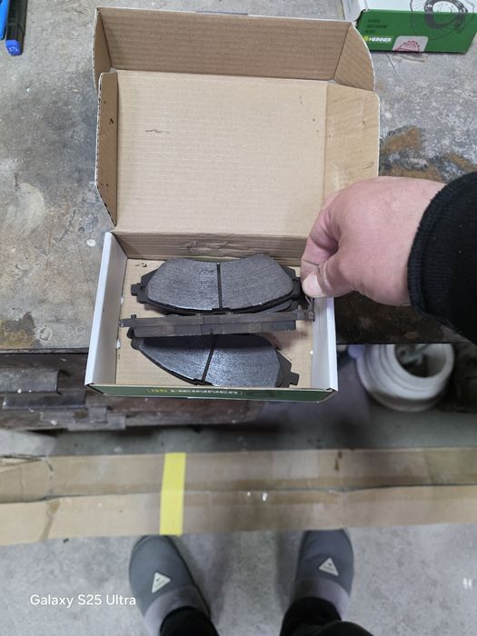 Продам комплект заводских опорных дисков от жентры