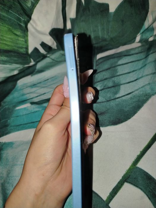 Телефон Redmi 12