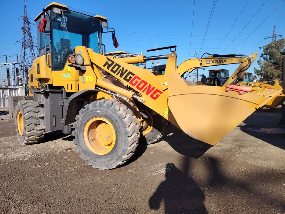 Фронтальный погрузчик 1,4куб 2 тонна