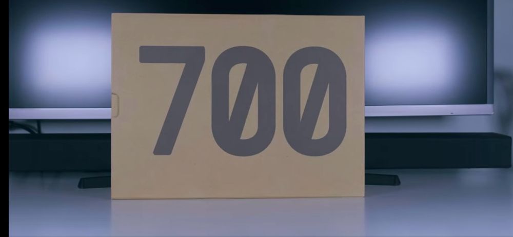 Adidas Yeezy 700v3 azael Чисто нови
