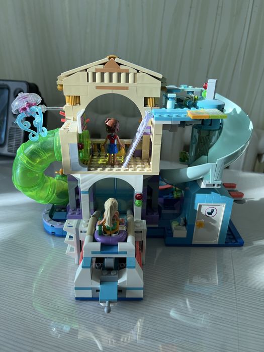 Продам конструктор Lego friends
