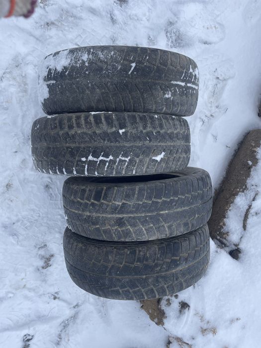 Всесезонные зимние шины 195/60/R15.
