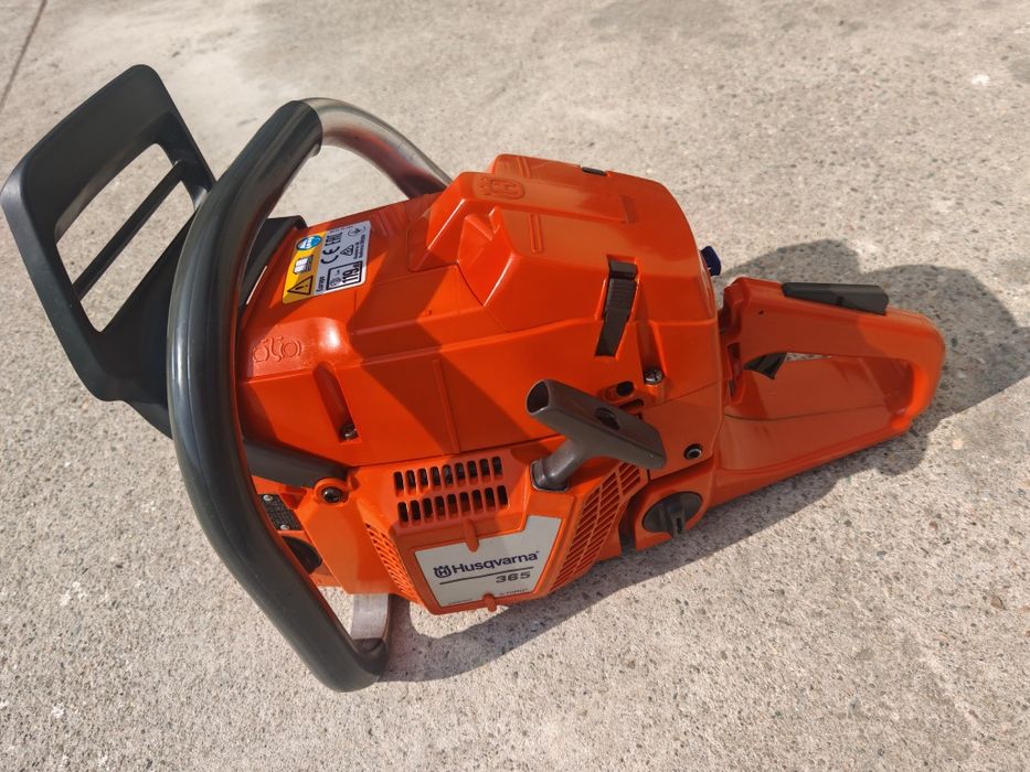 Vând drujba Husqvarna