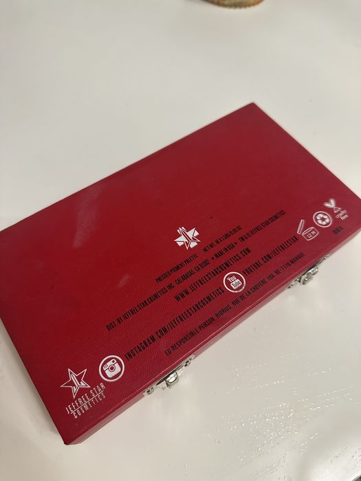 Палетка jeffree star blood sugar